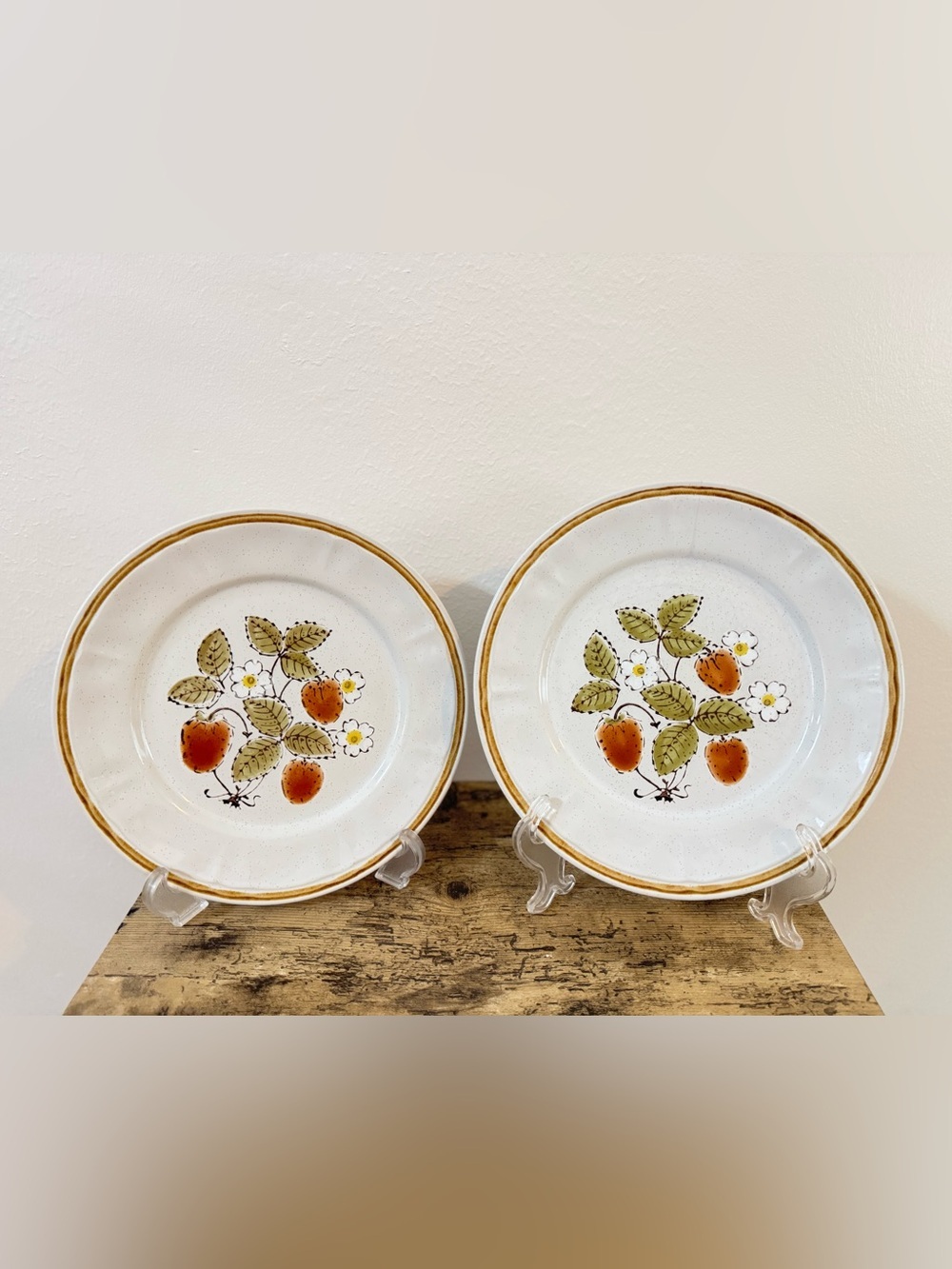 Americana Hearthside “Berries ’n Cream” Handpainted Stoneware | Set of 2 - Picture 9 of 11